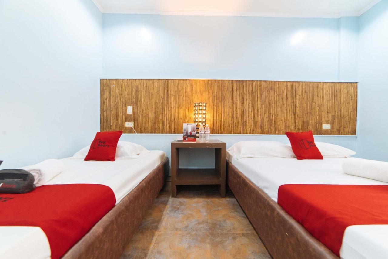RedDoorz @ N Roldan Street Hotell Kalibo Eksteriør bilde